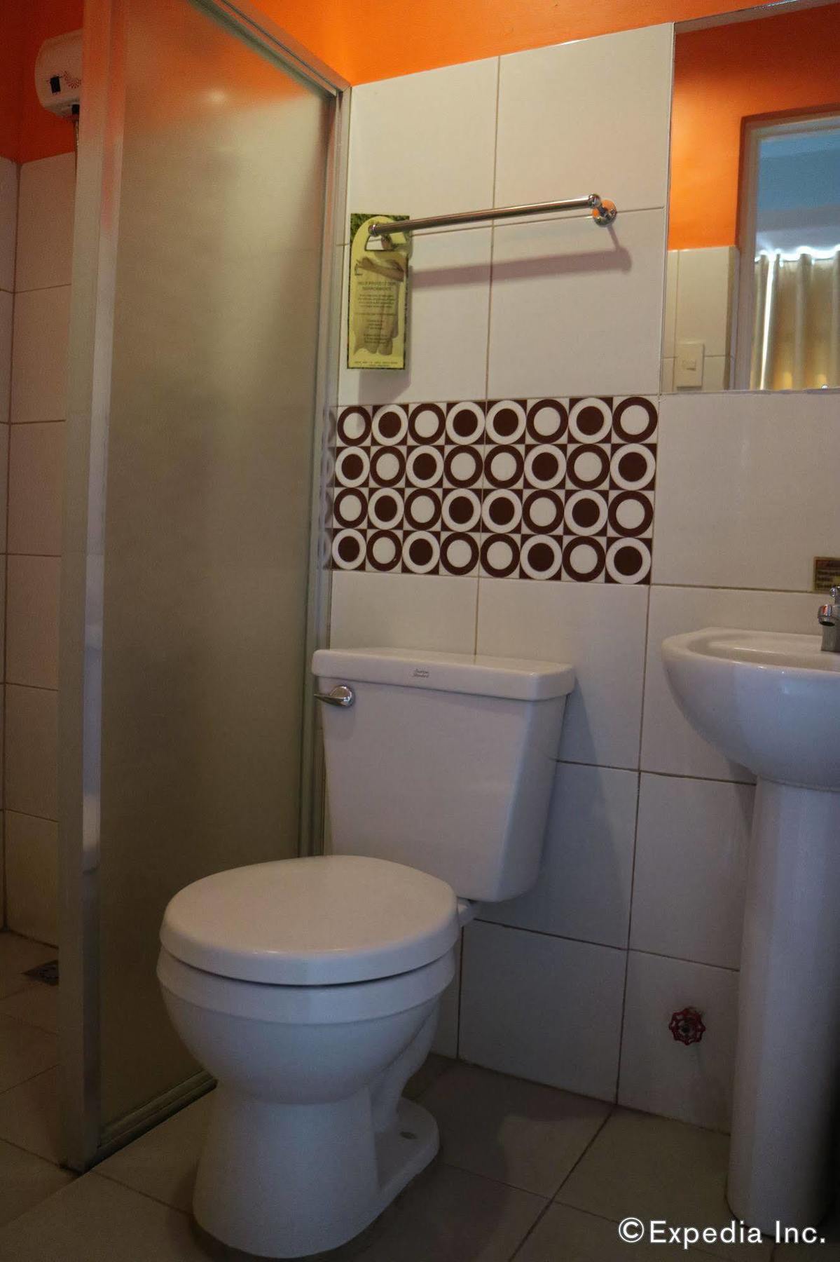Negrense Suites Bacolod Exterior photo